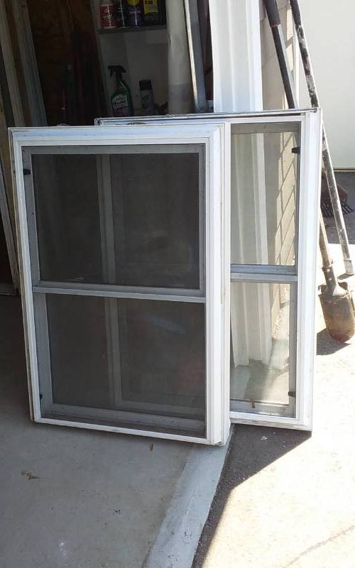 lot 84 image: 2-Windows 31-12 x 45-12