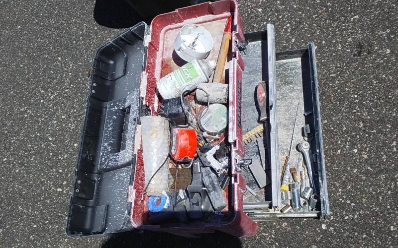 lot 91 image: Craftsman Tool Box With Contents