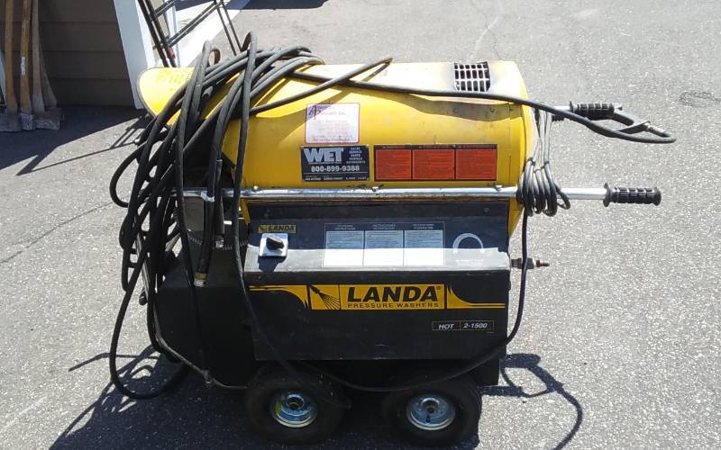 lot 97 image: Landa HOT 2-1500 Pressure Steamer (Removes Ice) Works