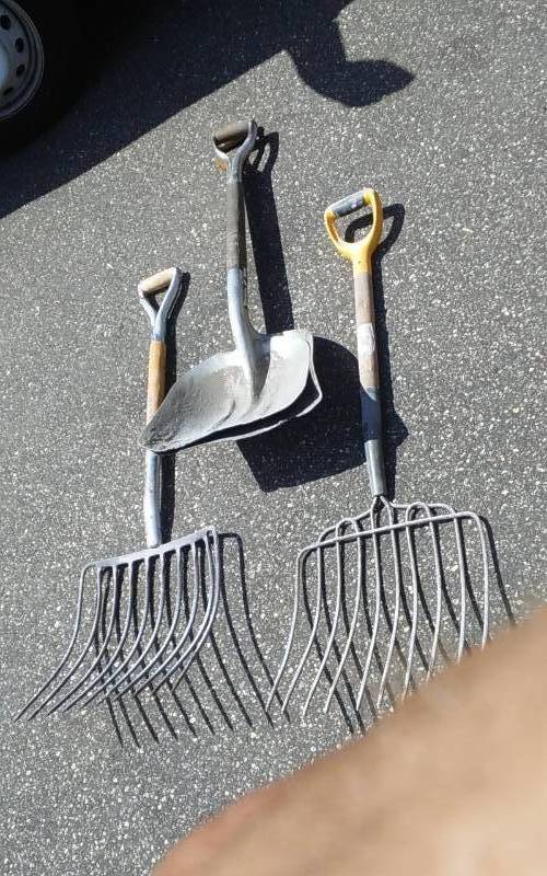 lot 101 image: 2-Pitch Forks, 2-Scoop Shovels