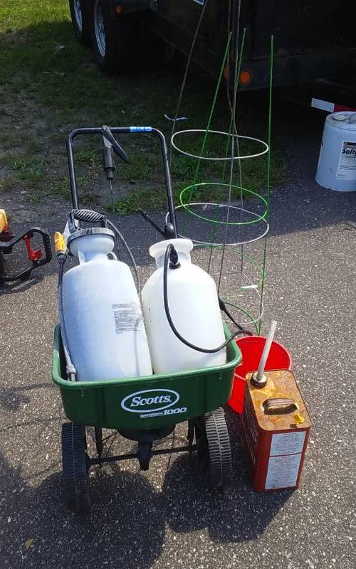 lot 114 image: Spreader, Sprayers, Tomato Cages, Gas Can