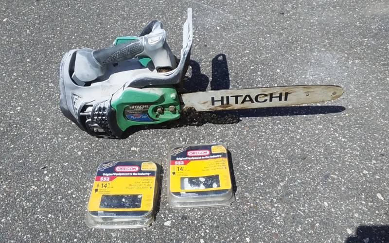 lot 120 image: Hitachi Chain Saw & 2-Chains