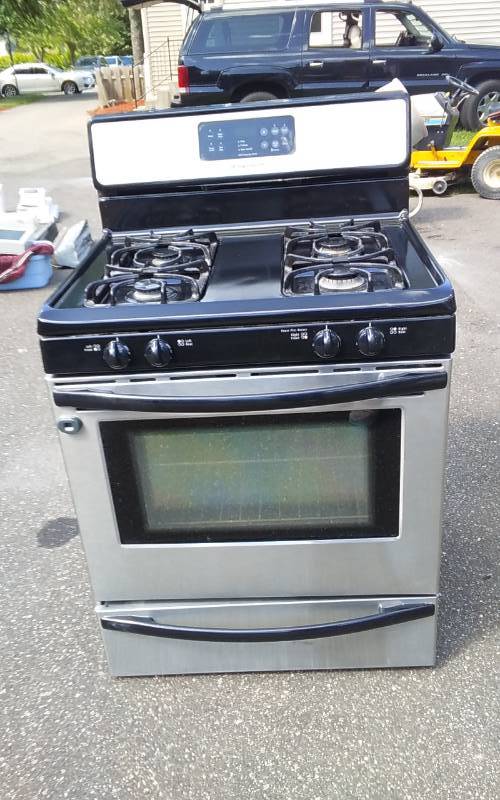 lot 131 image: Frigidaire Gas Stove (Stainless Steel & Black)