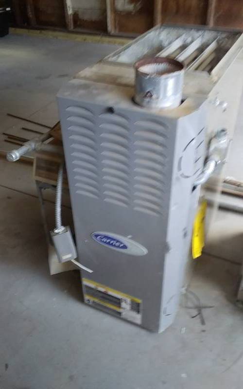 lot 132 image: Carrier Weather Maker 8000 Furnace