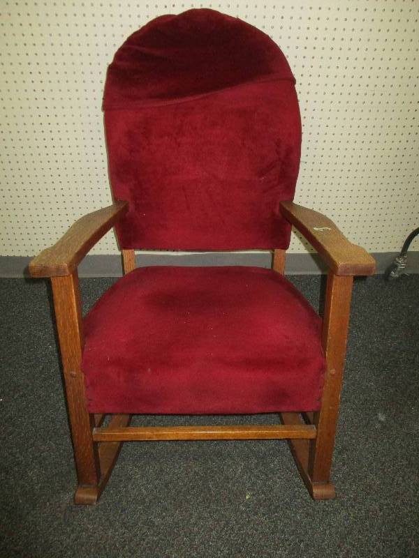 lot 3 image: Antique Rocking Chair