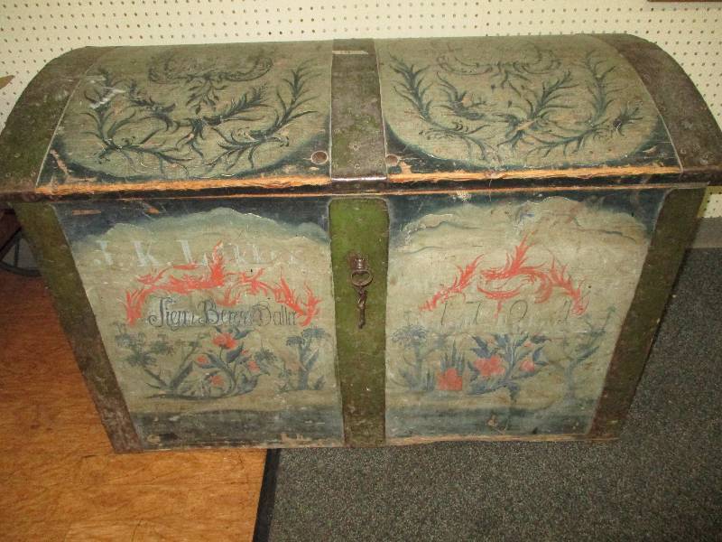 lot 17 image: Antique Trunk Came Across seas
