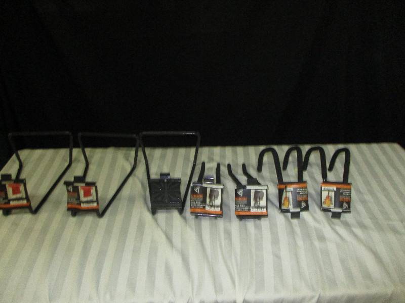 lot 68 image: 3 Deep Hooks 3 Tool Hooke