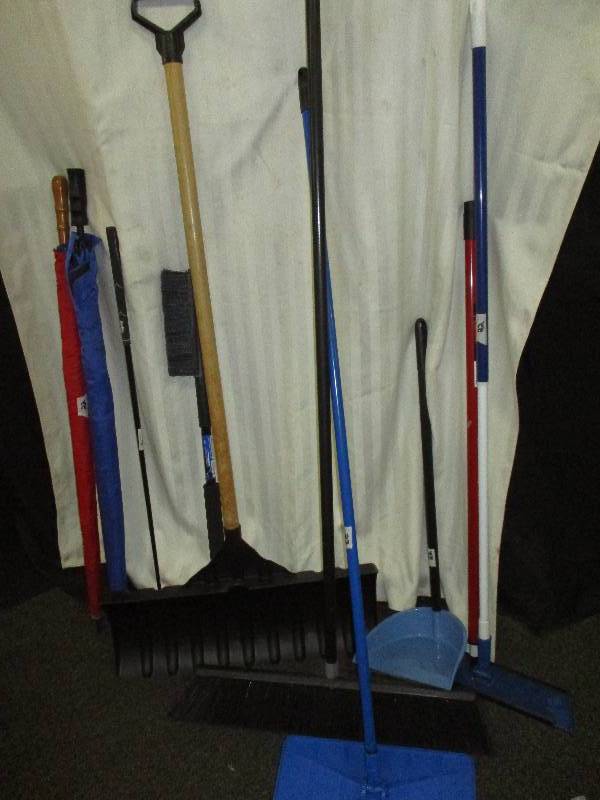 lot 77 image: Broom, Shovel and Misc Handles, Dustpan