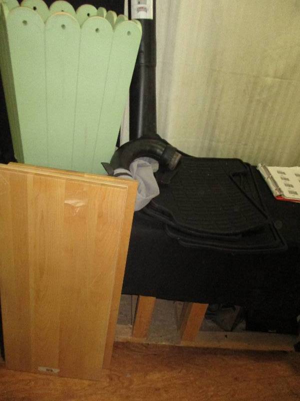 lot 84 image: Cute Hamper, Floor mats Wood Shelves 34 12 x 15