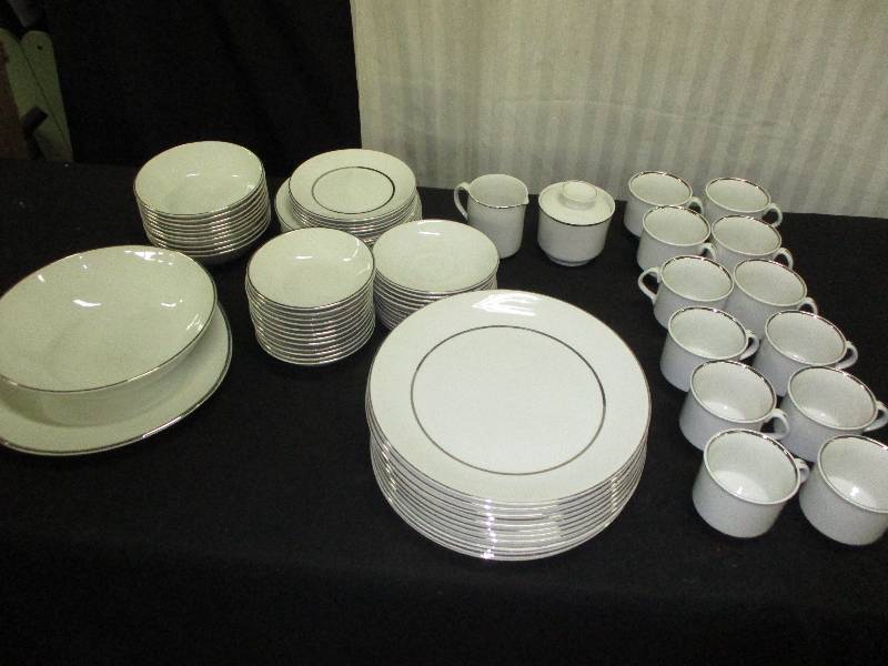 lot 95 image: 80 Piece Salem English Ironstone Silver Elegance