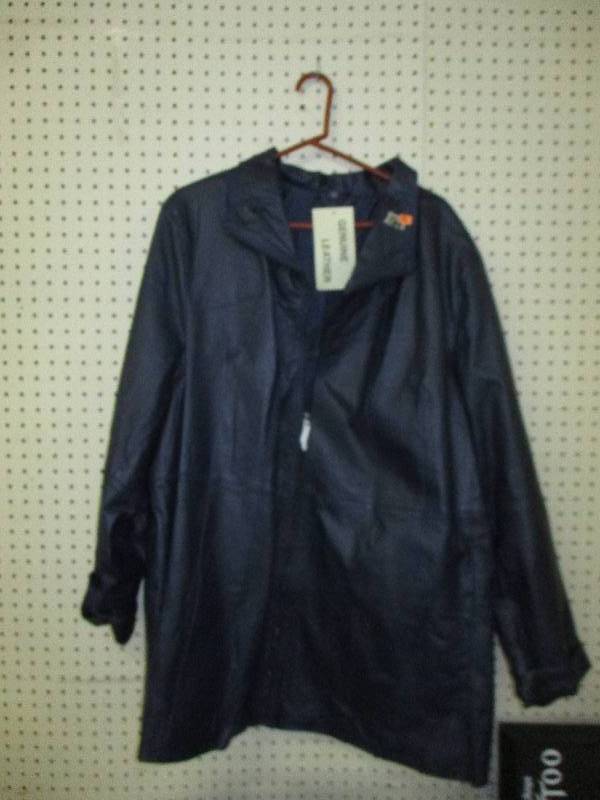 lot 98 image: Roamans 34W Genuine Leather tag still on