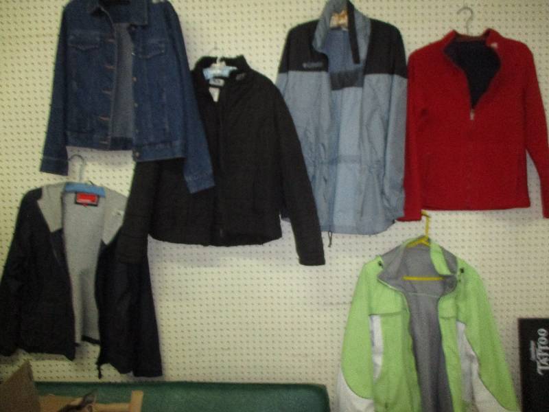 lot 100 image: Nice Coats