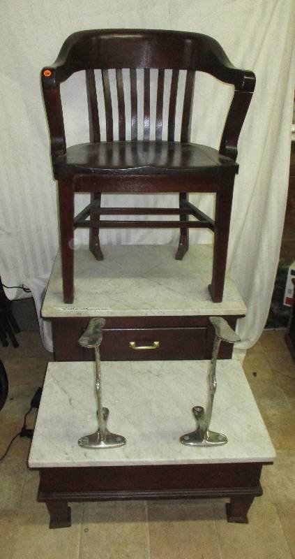 lot 116 image: Show Shine Station Date Marker