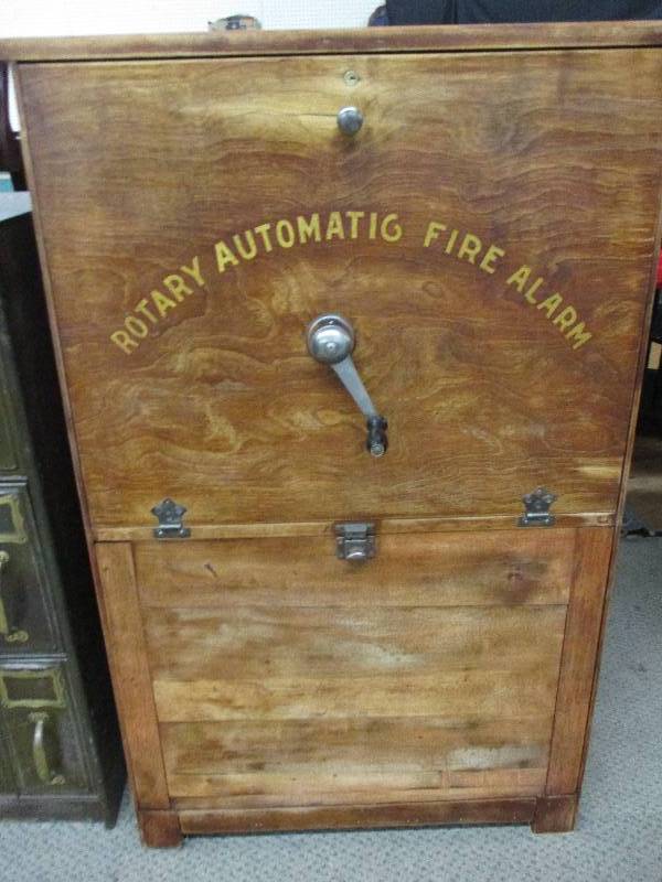 lot 117 image: Rotary Fire Alarm(No Other info except only other one hes seen was in a museum)