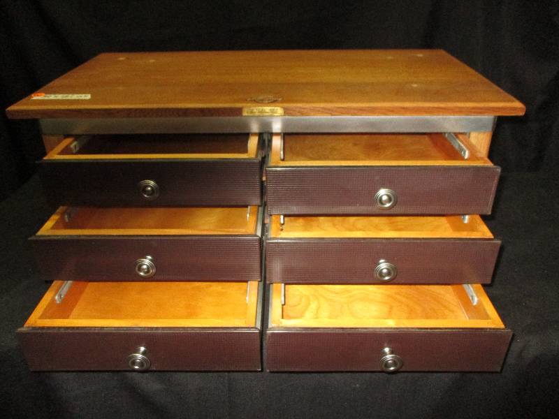 lot 120 image: 1950s Cash Register Cabinet