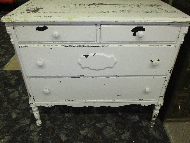lot 122 image: Antique  4 Drawer Dresser #38 Nutbrown dresser Dull Rubber,