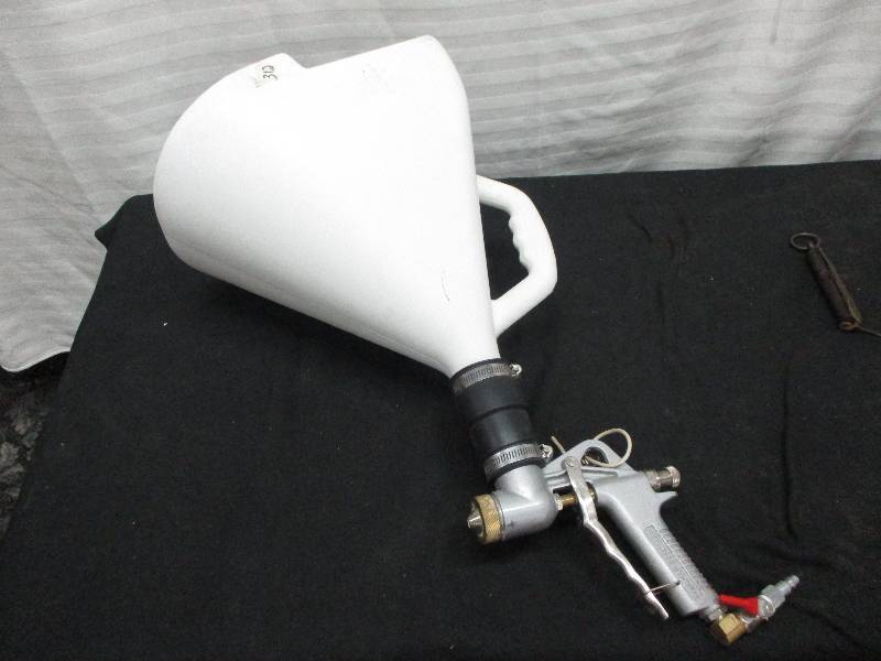 lot 132 image: Spraying Masntis