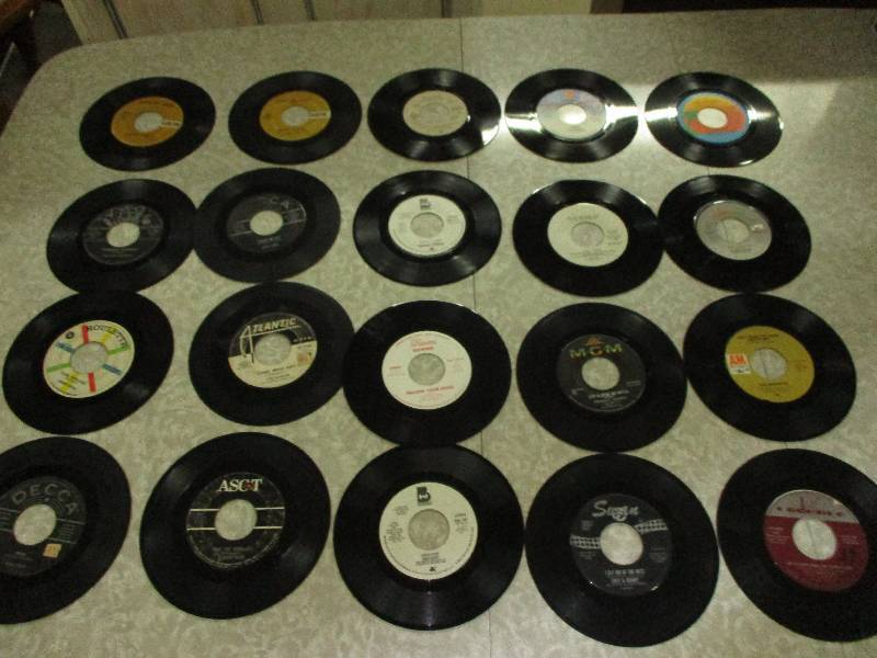 lot 145 image: Twenty 45 records
