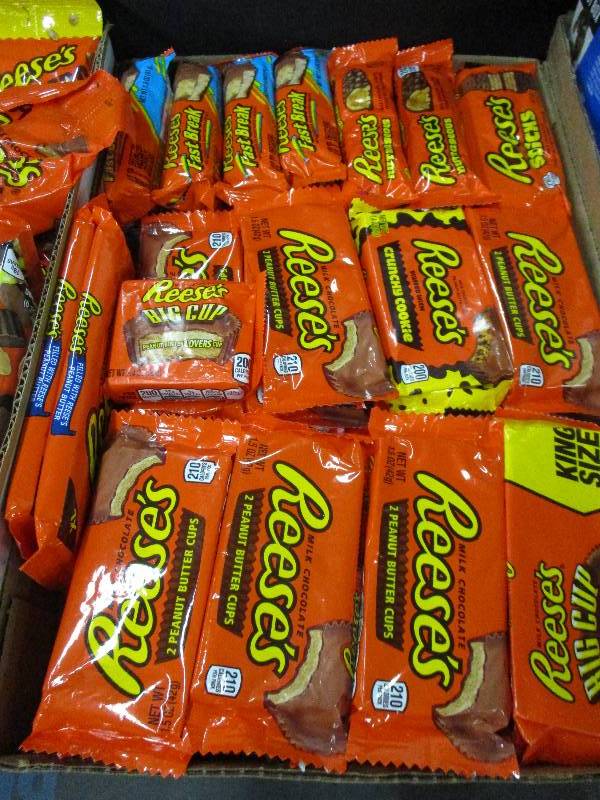 lot 166 image: 45 Reeses Candy Bars