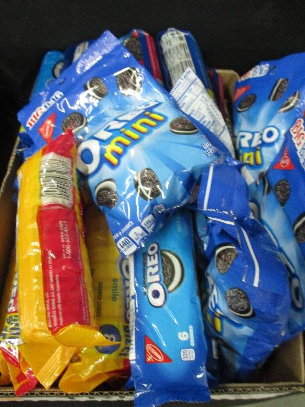 lot 175 image: 31 Packs of oreos and cookies