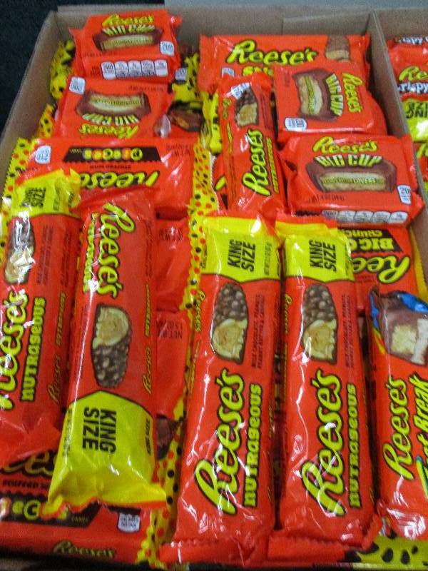 lot 185 image: 32 reeses