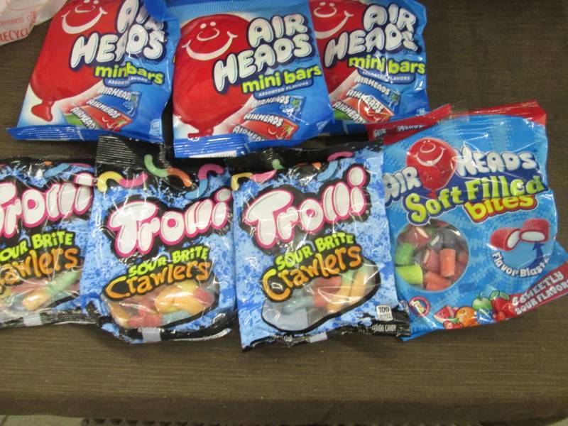 lot 19 image: 8 Air Heads & Trolli Sour Brite Cra...
