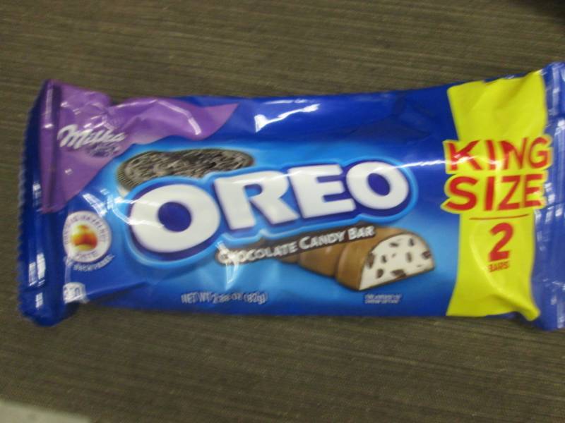 lot 20 image: 12 - 2.88 oz Oreo Chocolate Candy B...