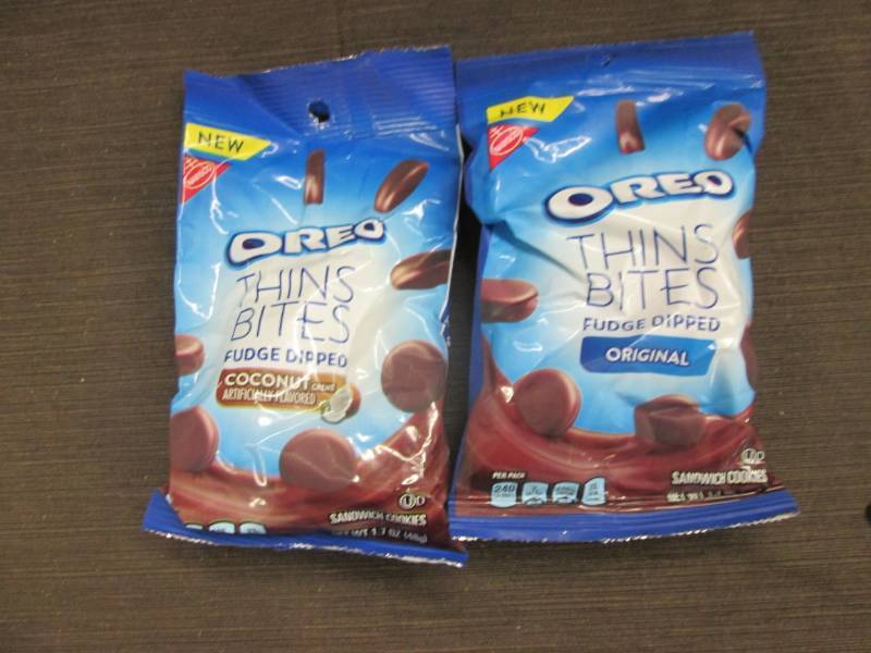 lot 26 image: 12 pks Oreo Thin Bites 1.7 oz Size...