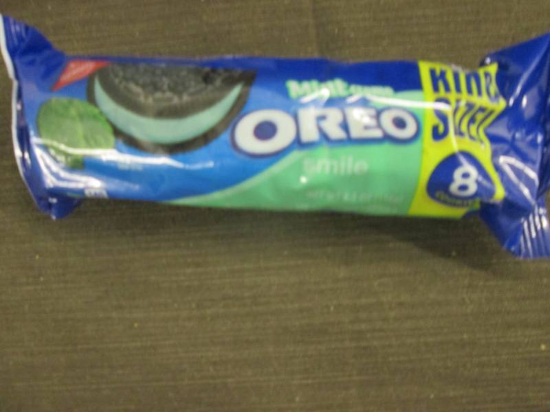 lot 31 image: 12- 4.1 oz pks  Oreo Mint Cookies...