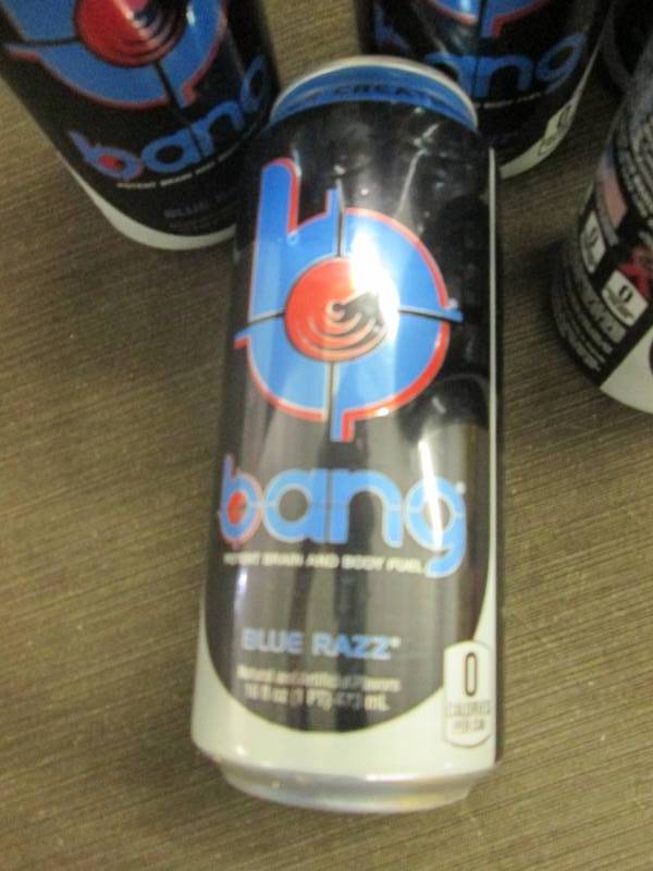 lot 48 image: 5- 16 oz Bang Blue Razz Energy Drin...