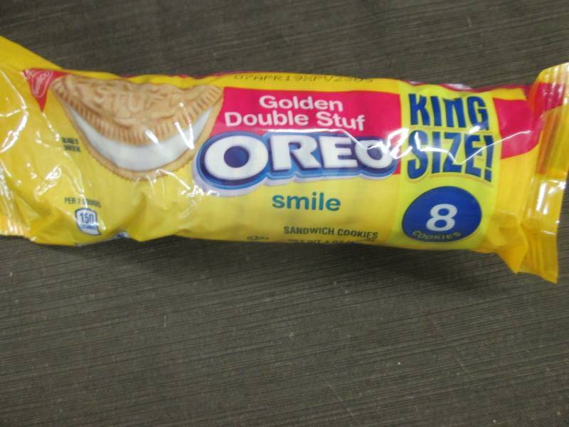 lot 62 image: 12- 4.1 oz pks Oreo Golden Double S...