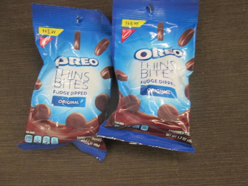 lot 63 image: 12 pks Oreo Thin Bites 1.7 oz Size...