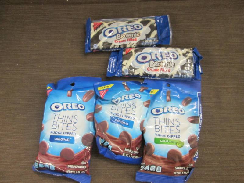 lot 65 image: 12 pks Oreo Thin Bites 1.7 oz Size ...
