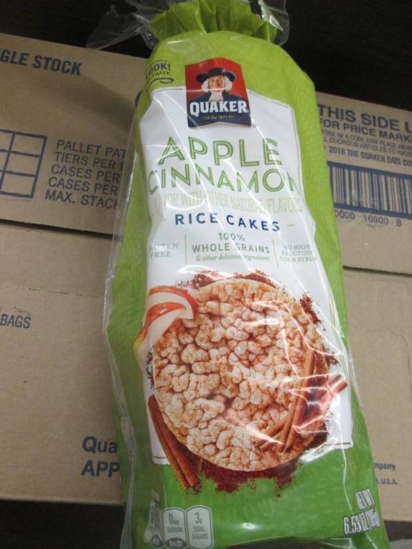 lot 82 image: 12- 6.53 oz bags Quaker Apple Cinna...