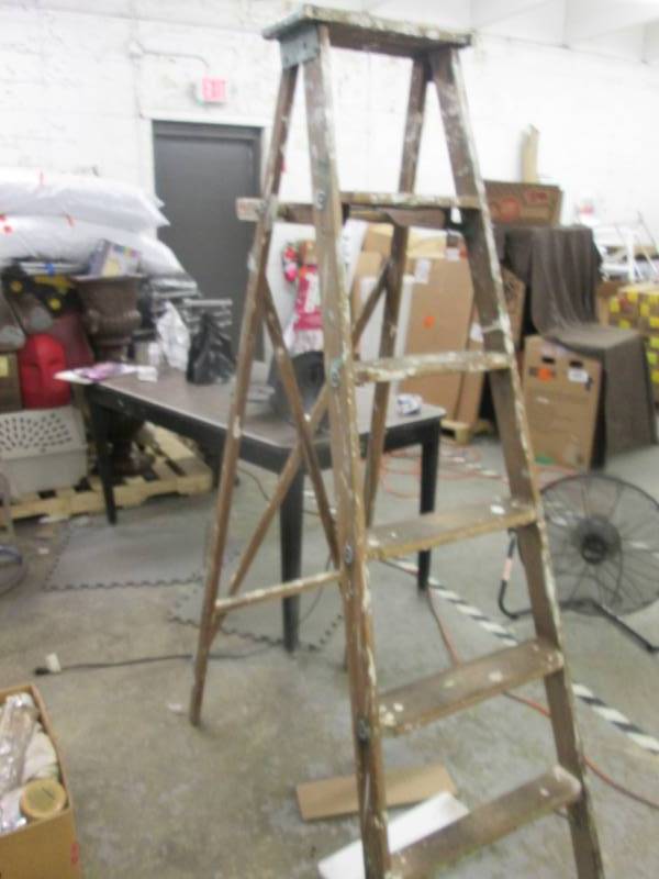 lot 127 image: 6 Ft Wooden Step Ladder...