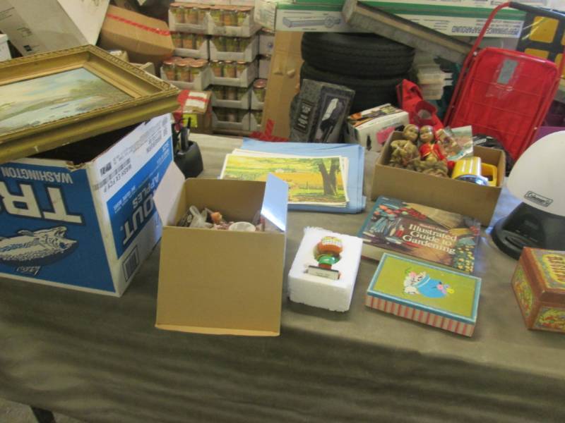 lot 152 image: Coleman Lamp, Figurines, Recipe box...