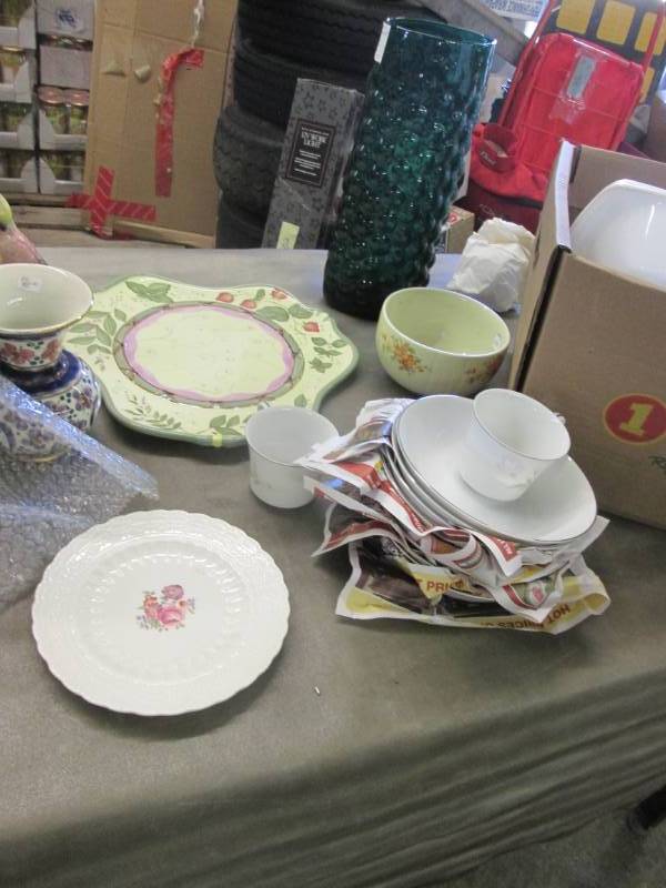 lot 166 image: Assorted Dinner & Bakeware- more in...