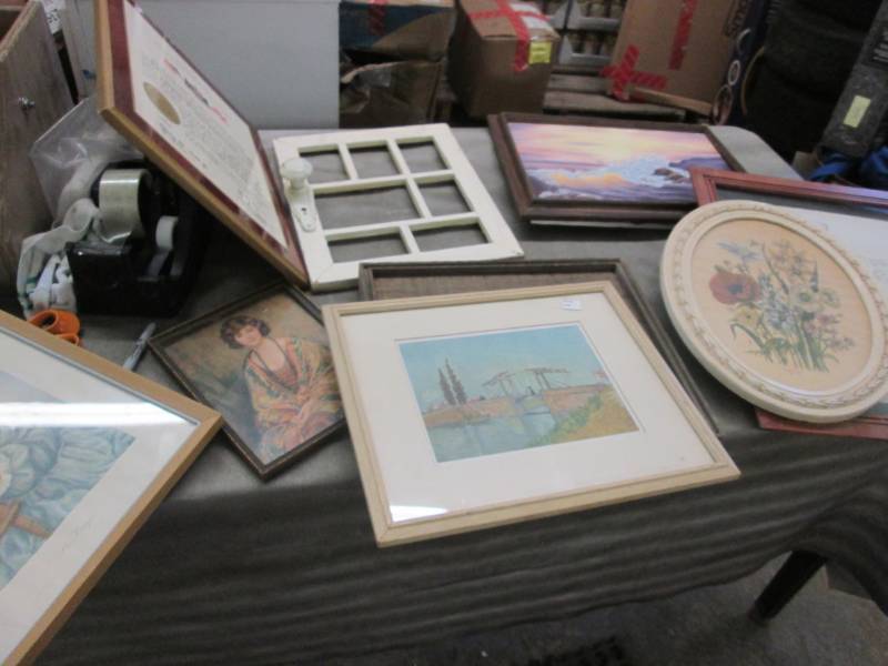 lot 180 image: Assorted Wall Dcor & Pictures...