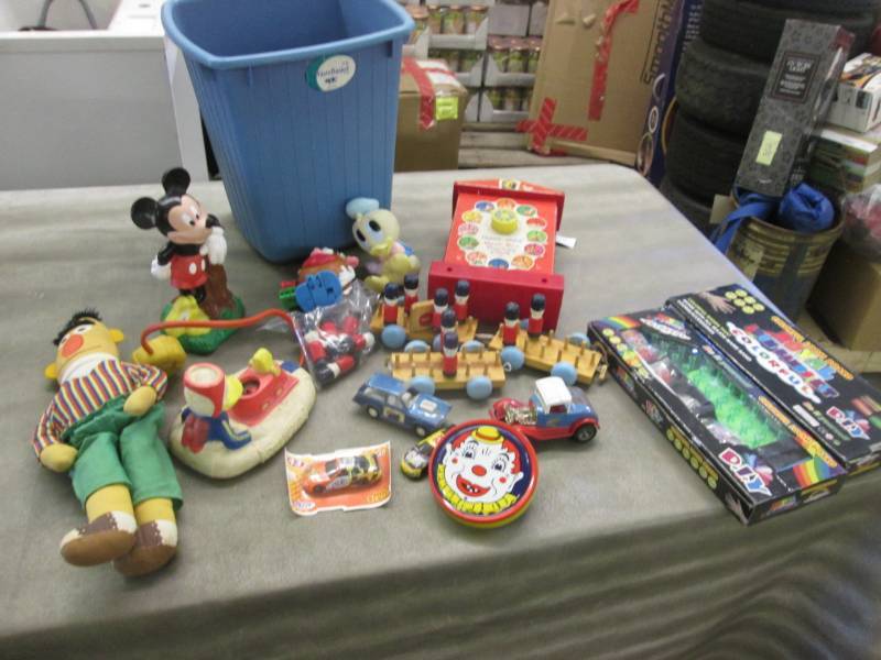 lot 182 image: Vintage Toys...