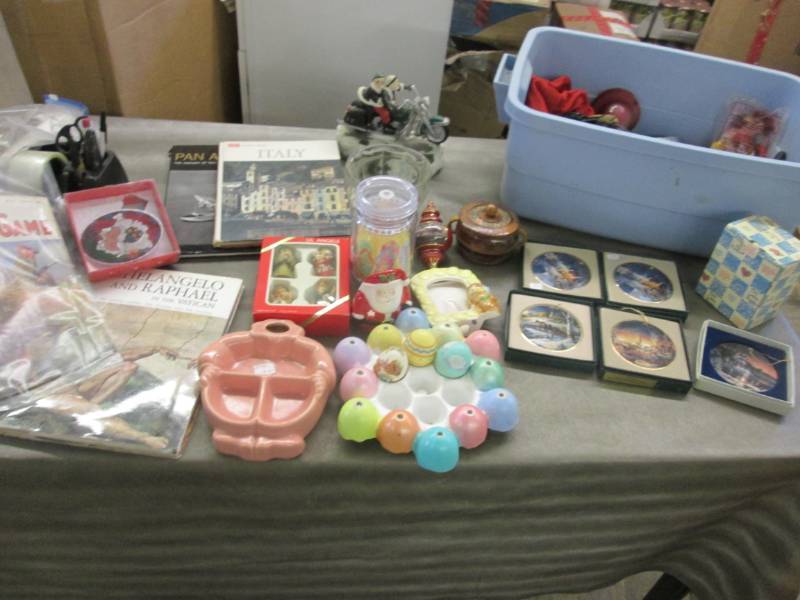 lot 186 image: Harley Christmas Collectible, 5 Ter...