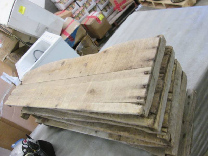 lot 187 image: Stack of 6 Barn Wood...
