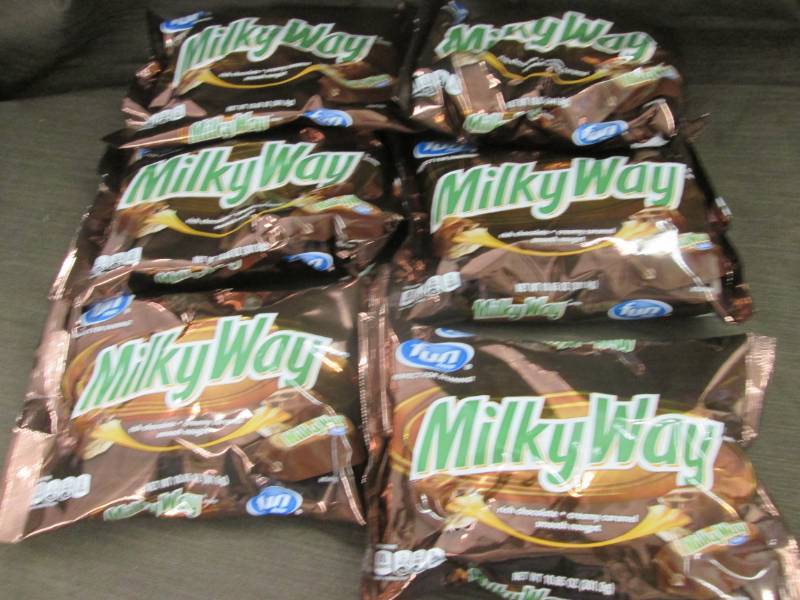 lot 212 image: 6 Bags- 10.65 oz MilkyWay Fun Size ...
