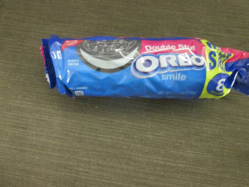 lot 240 image: 12- 4.1 oz pks Oreo Double Stuf Coo...