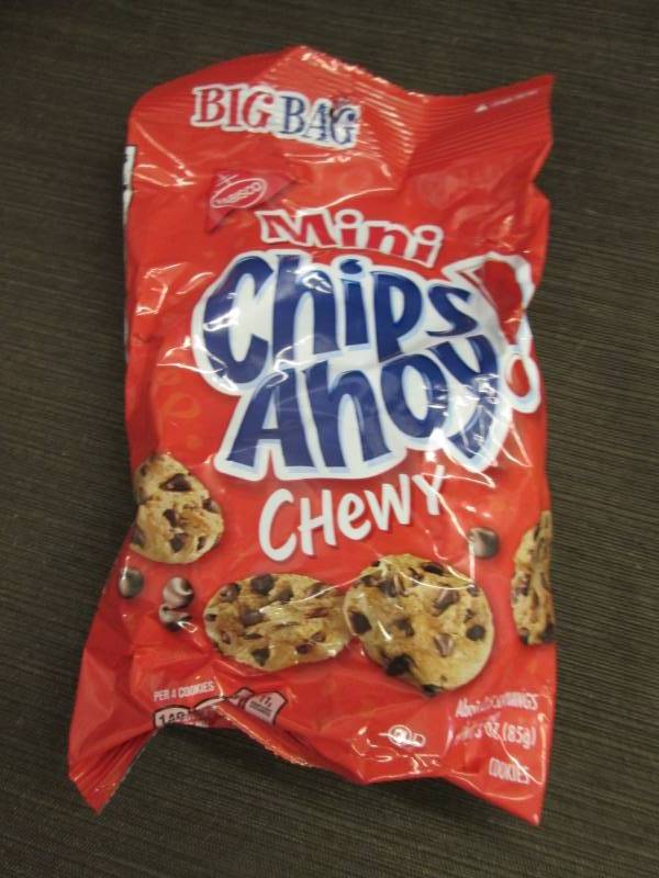 lot 252 image: 12- 3 oz Mini Chips Ahoy Chewy Cook...