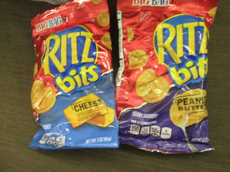 lot 253 image: 12- 3 oz Bags Ritz Bits Cracker San...