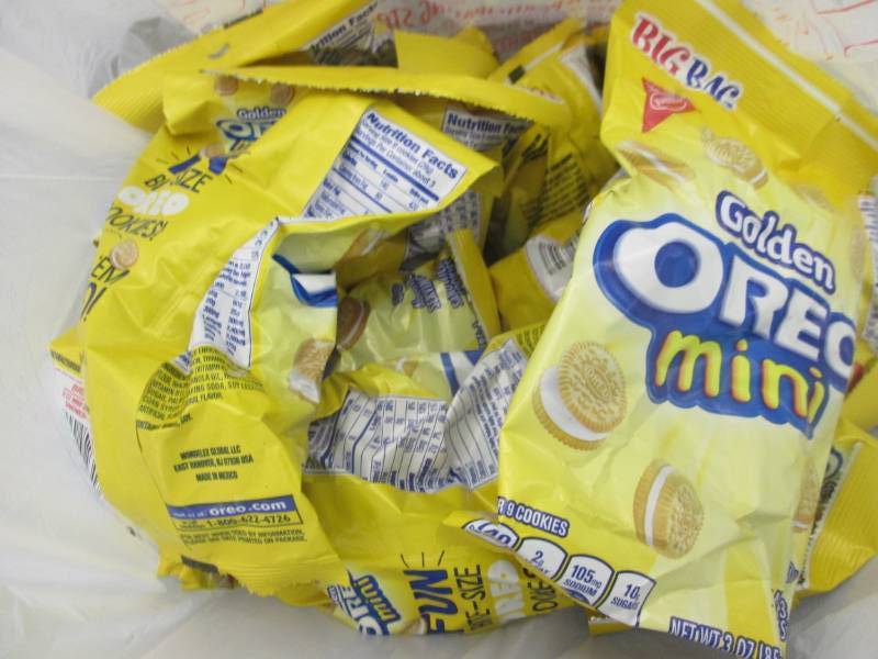 lot 254 image: 12 Bags of Golden Oreo Minis 3 oz s...