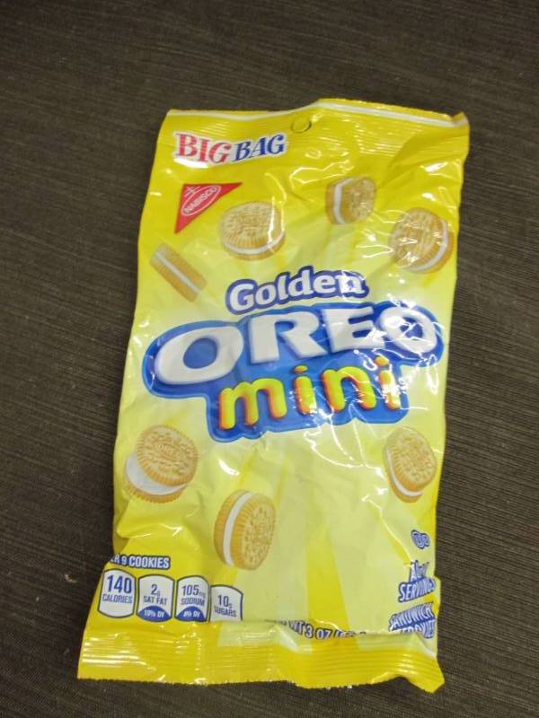 lot 255 image: 12 Bags of Golden Oreo Minis 3 oz s...
