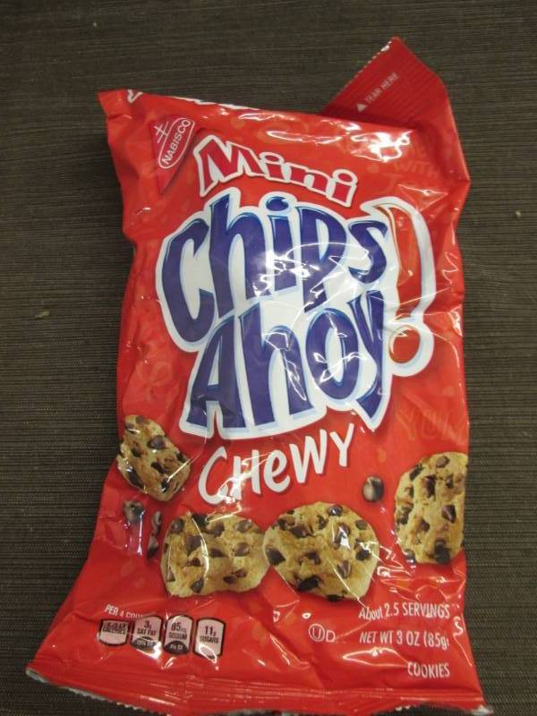 lot 258 image: 12- 3 oz Mini Chips Ahoy Chewy Cook...