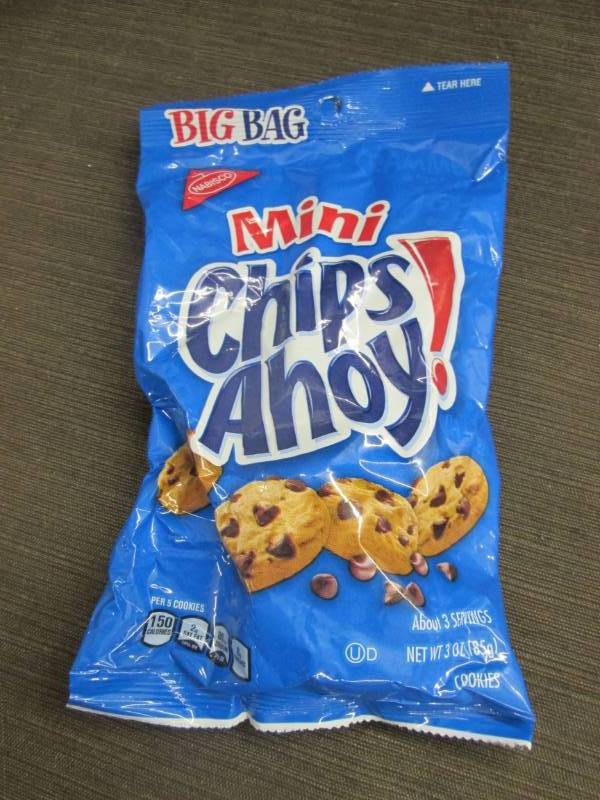 lot 290 image: 12- 3 oz Mini Chips Ahoy Chewy Cook...