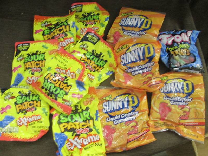 lot 311 image: Snack Candy Lot...